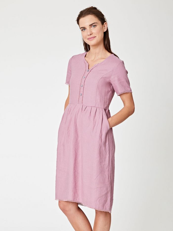 Robe en chanvre rose à col boutonné