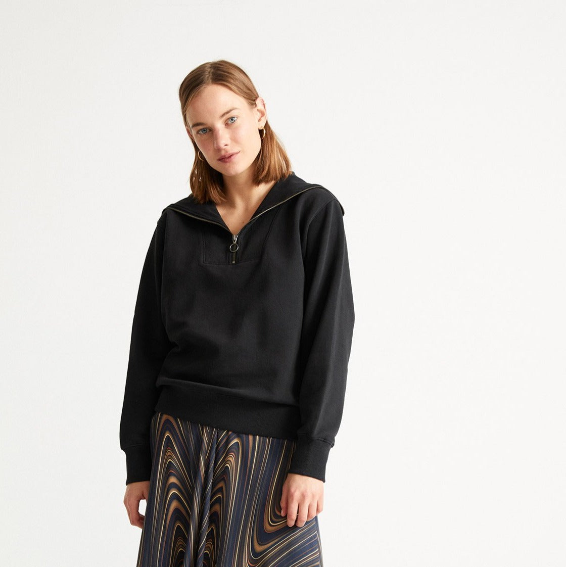 Sweat camionneur col zippé noir en coton biologique - REBECA black