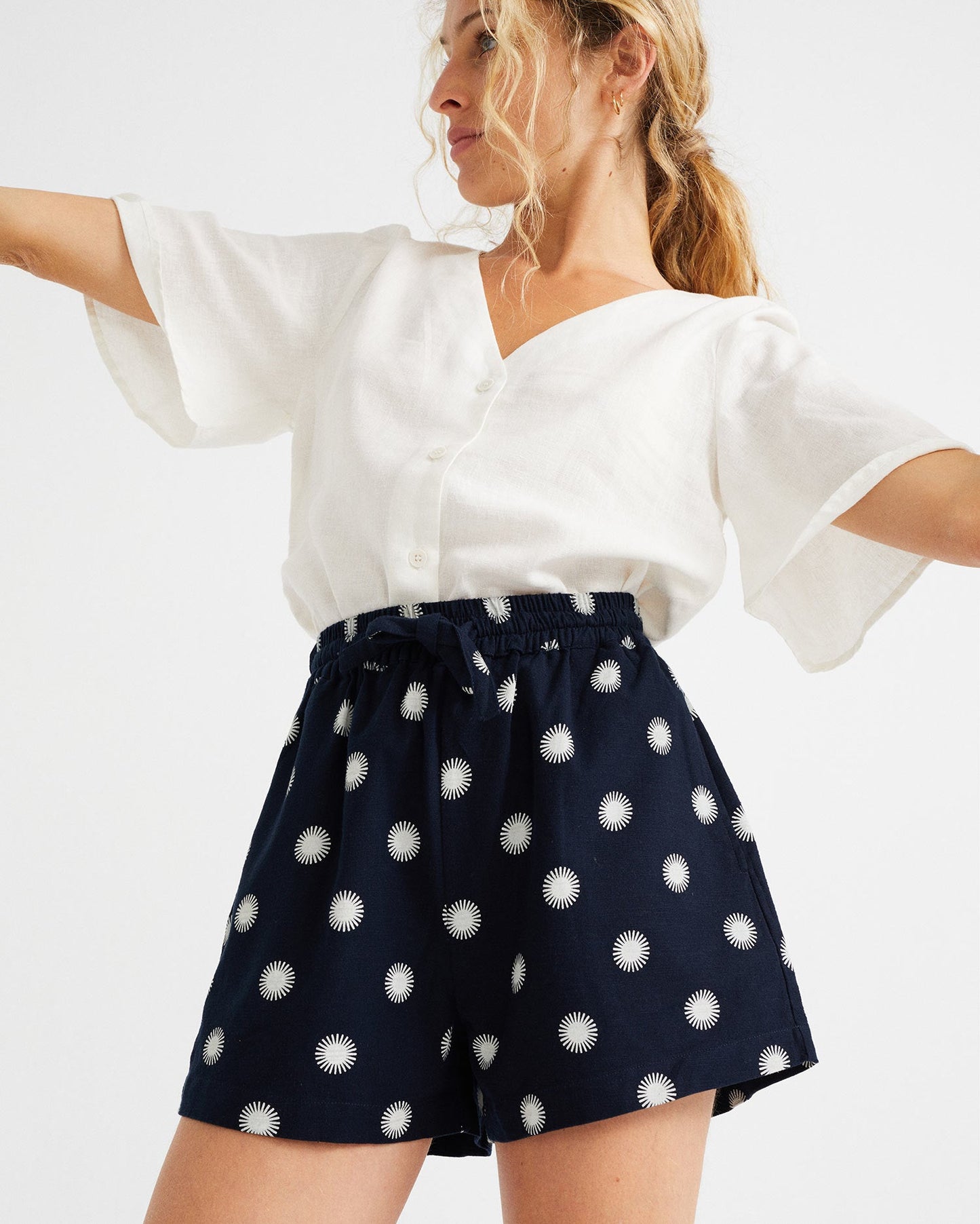 Short léger ample marine à imprimés blancs - SOLES GERANIO