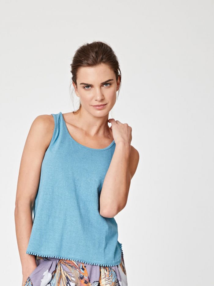 Top bleu azur en chanvre et coton