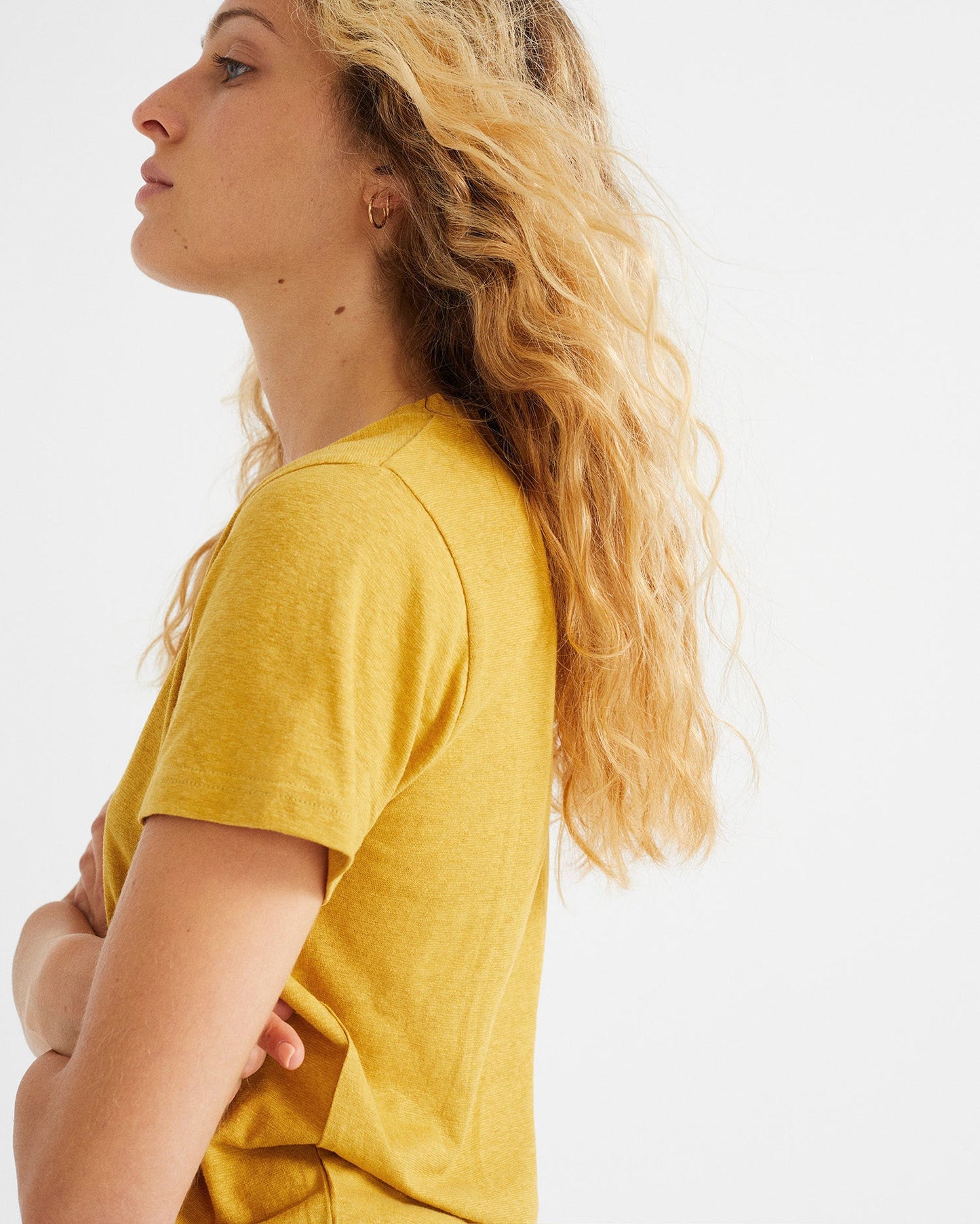 T-shirt à col V moutarde en chanvre et coton bio - Hemp clavel