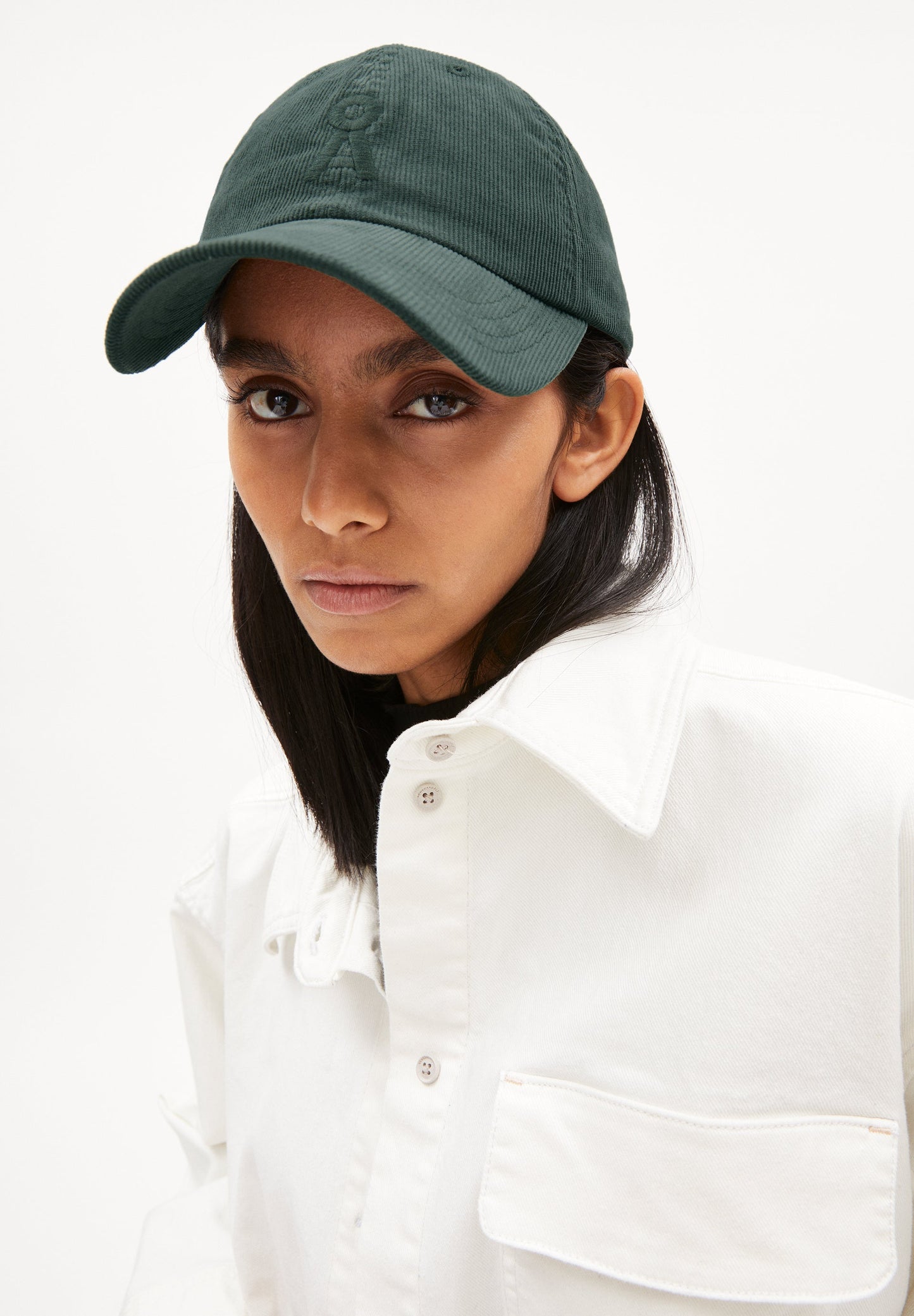 Casquette vert foncé velours en coton bio - yaanos corduroy dark scarab