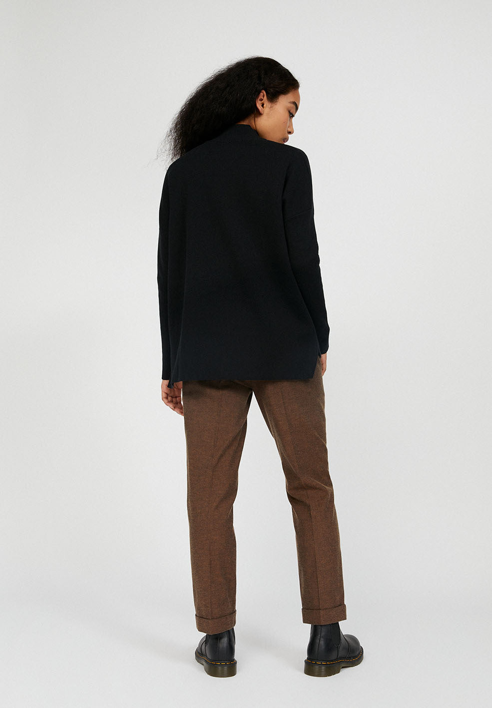Pull noir en coton bio - yunaa