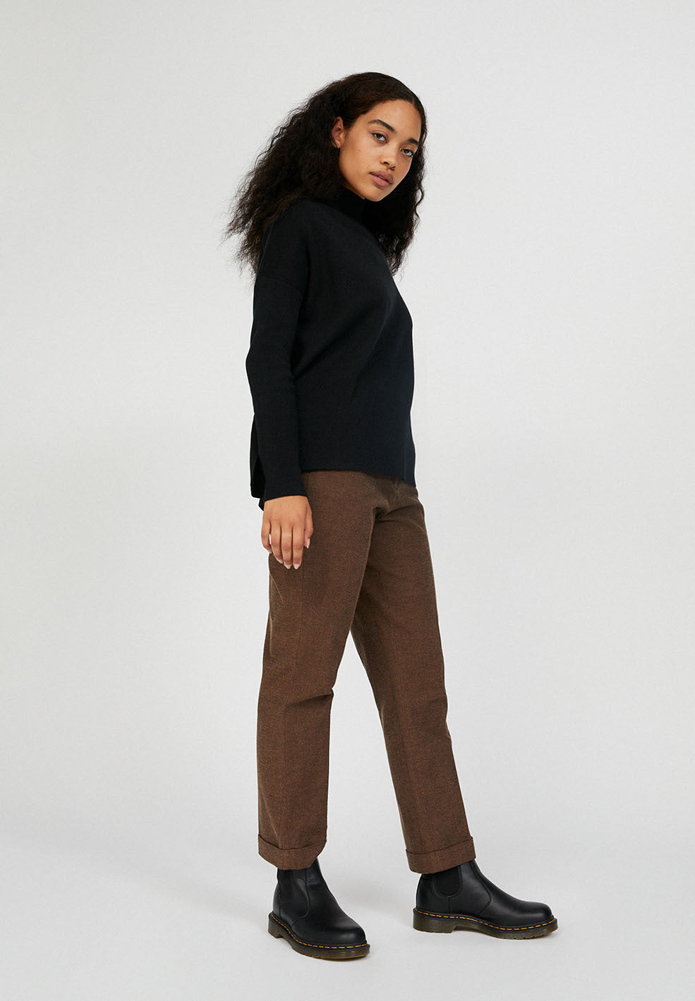 Pull noir en coton bio - yunaa