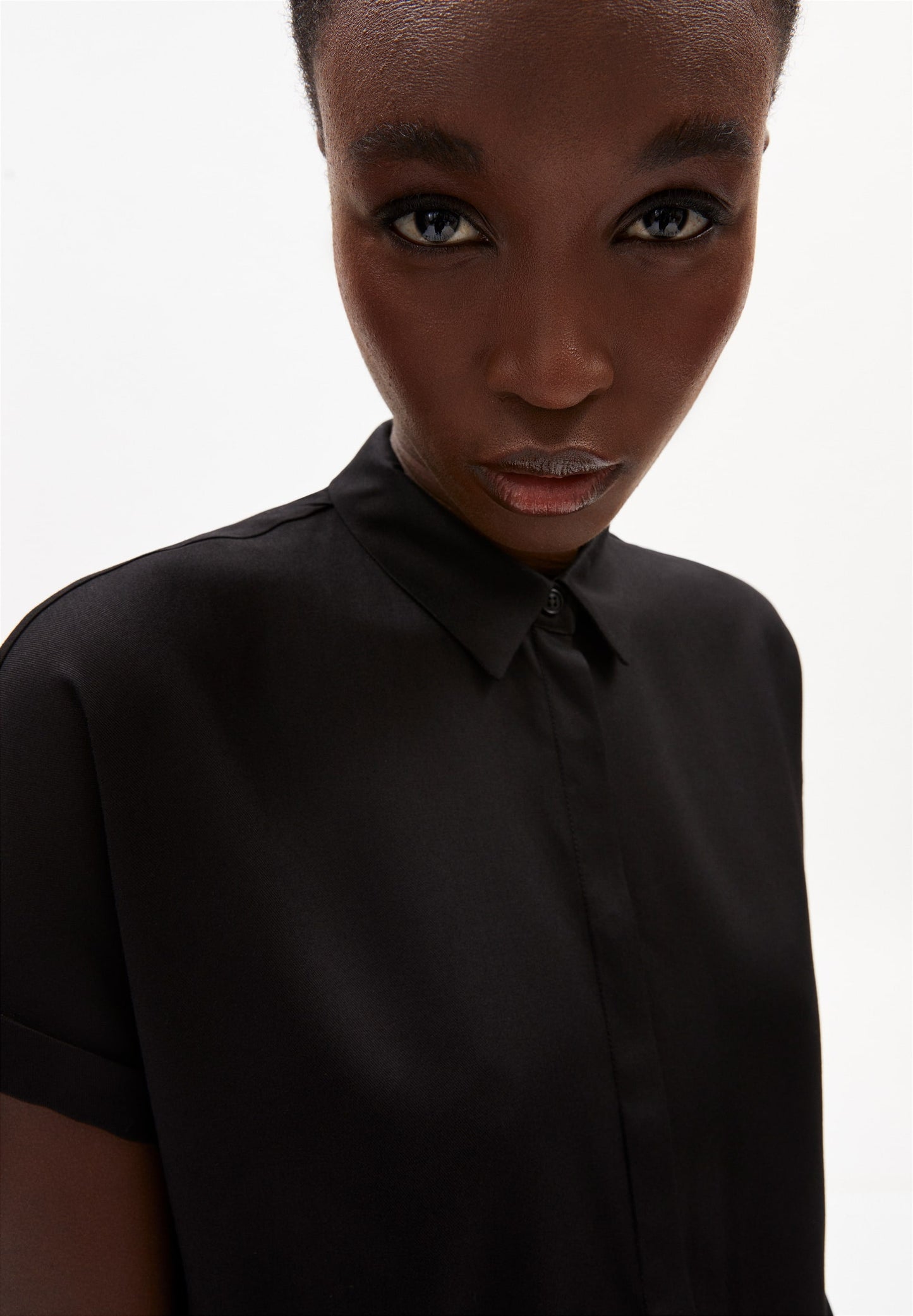 Chemise manches courtes noire en ecovero - zonjaa